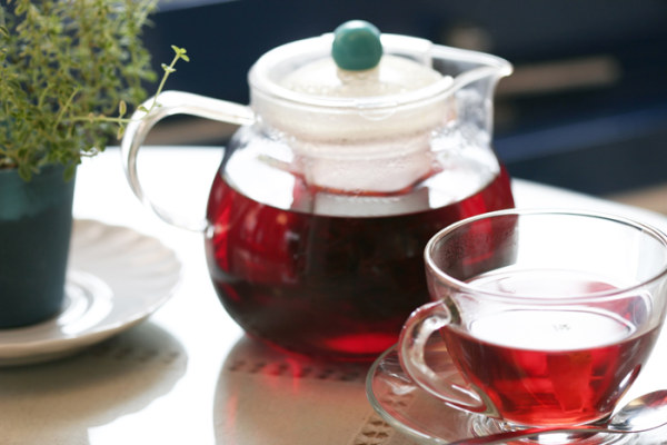红茶茶壶与茶杯