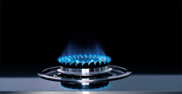 特朗普不可一世踢开联合国单干；中国这一步正在改写棋局