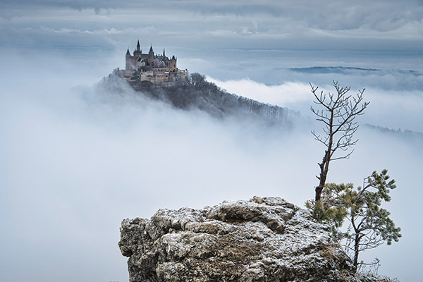 多雾城堡